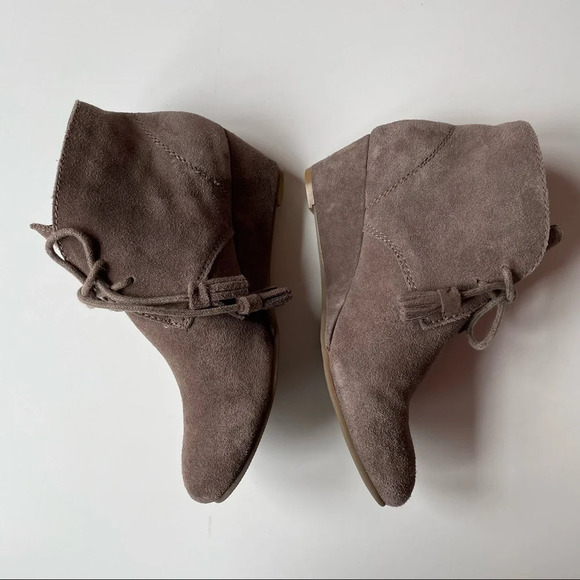 CROWN VINTAGE Spark Wedge Suede Lace-Up Women’s Ankle Chic Rustic Bootie Shoes - Picture 7 of 14